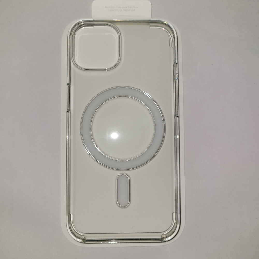 Apple Clear Case with MagSafe for iPhone 13 6.1"